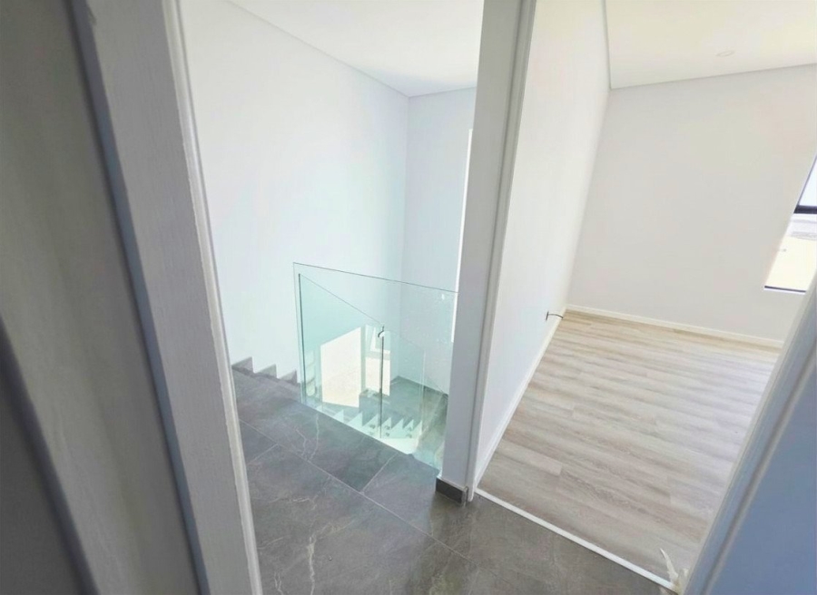 4 Bedroom Property for Sale in Sandown Western Cape